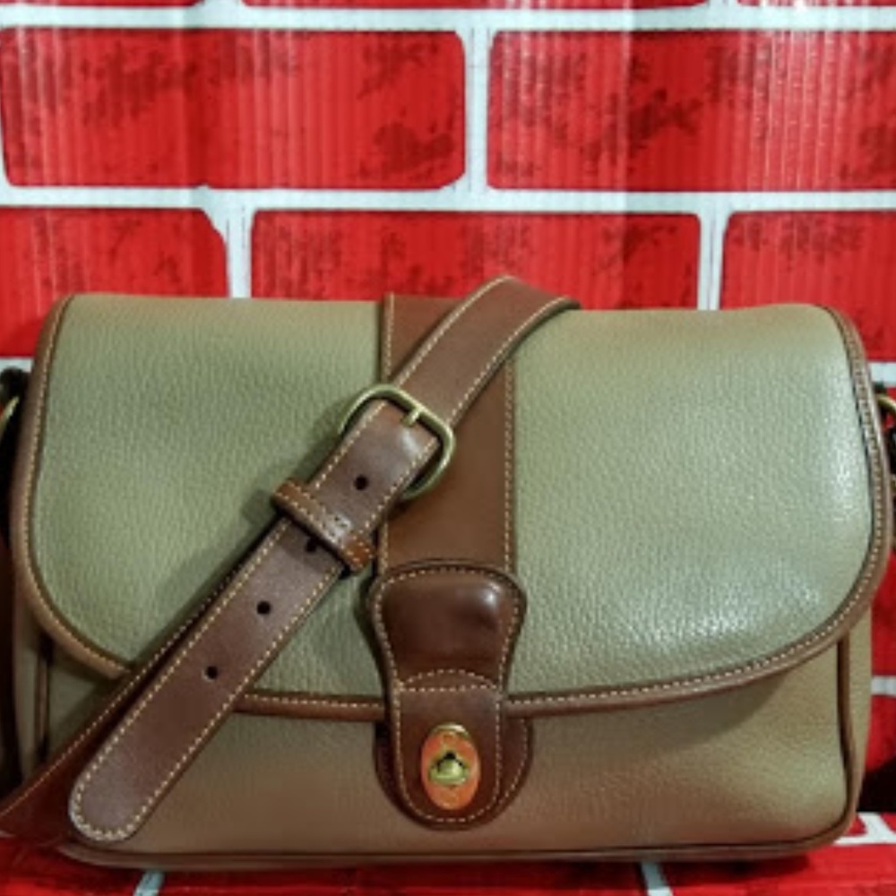 COACH-RARE! VINTAGE  GLENWOOD SHOULDER/CROSSBODY